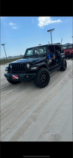 2019 Jeep Wrangler Sahara Altitude.png